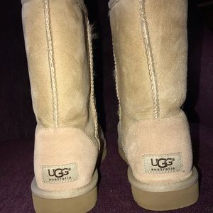Classic Short Uggs in Warm Sand